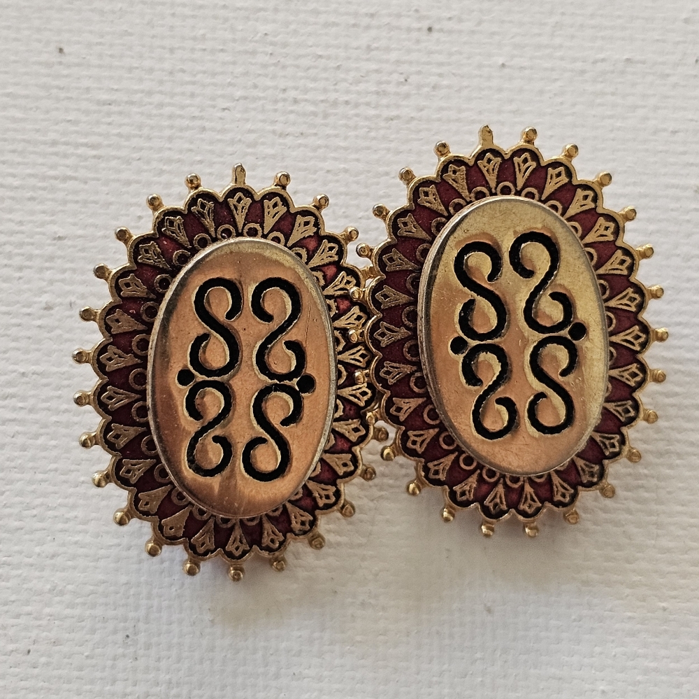 Vintage Clip On Earrings